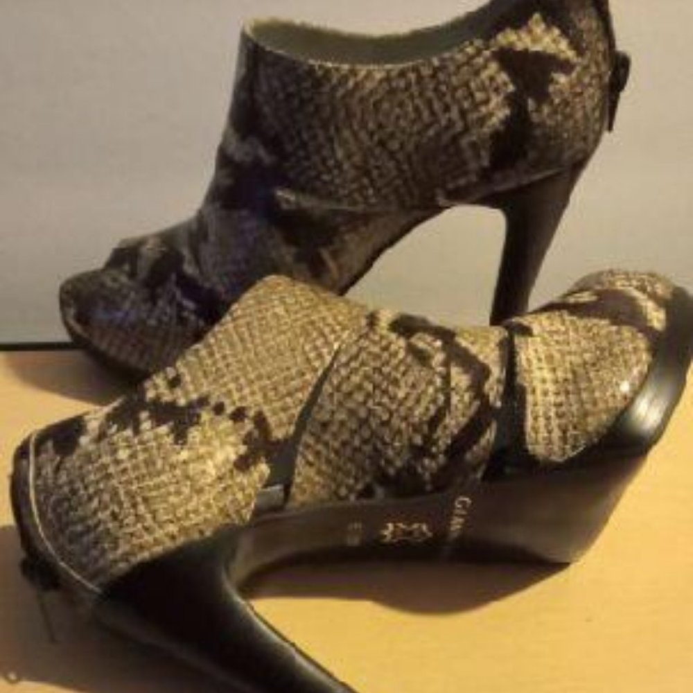 Shoes - Picture 3 of 5